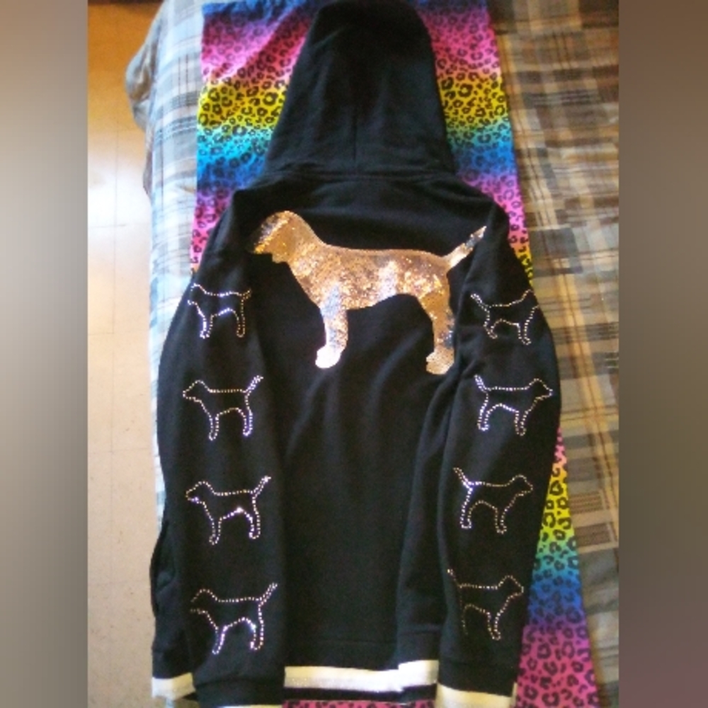 💕🖤VS Pink✨Bling Hoodie✨